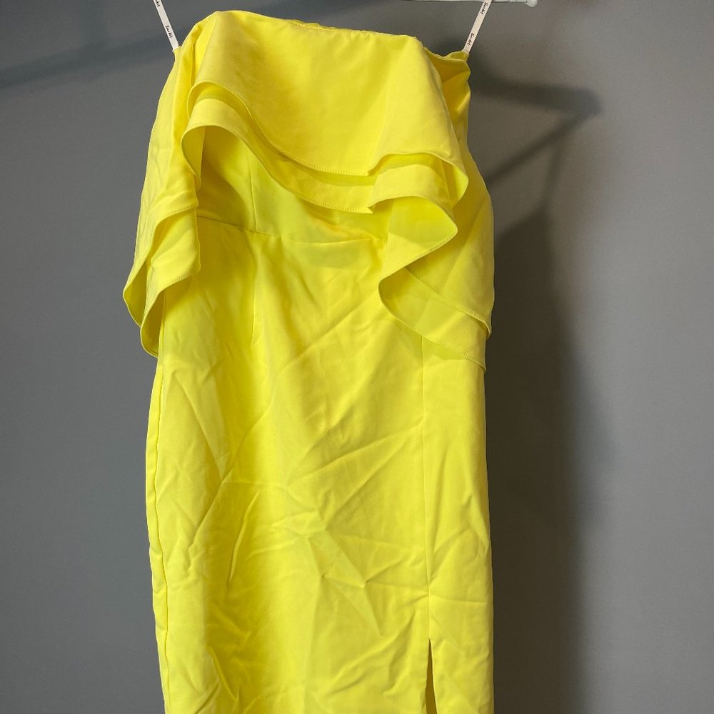 NWT Bardot Strapless Ruffle Sleeve Midi Dress in Yellow Lemon Drop - Size Medium - Picture 4 of 9